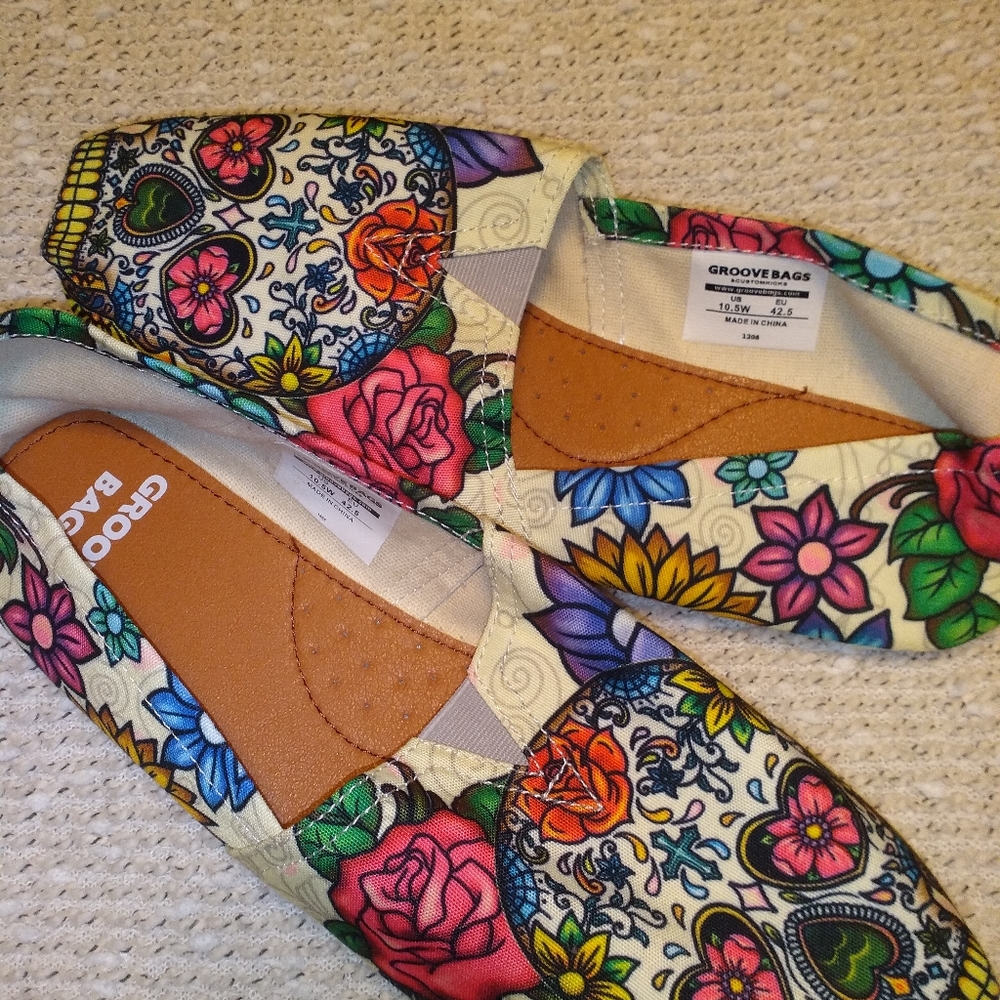 Grove Bags 10.5 NWOB Slip On